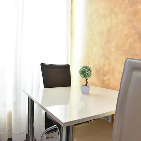 Apartman Lux M Center *